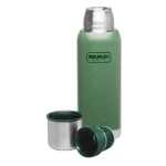 Termo Stanley Classic sin asa 591 ml con tapón cebador Verde